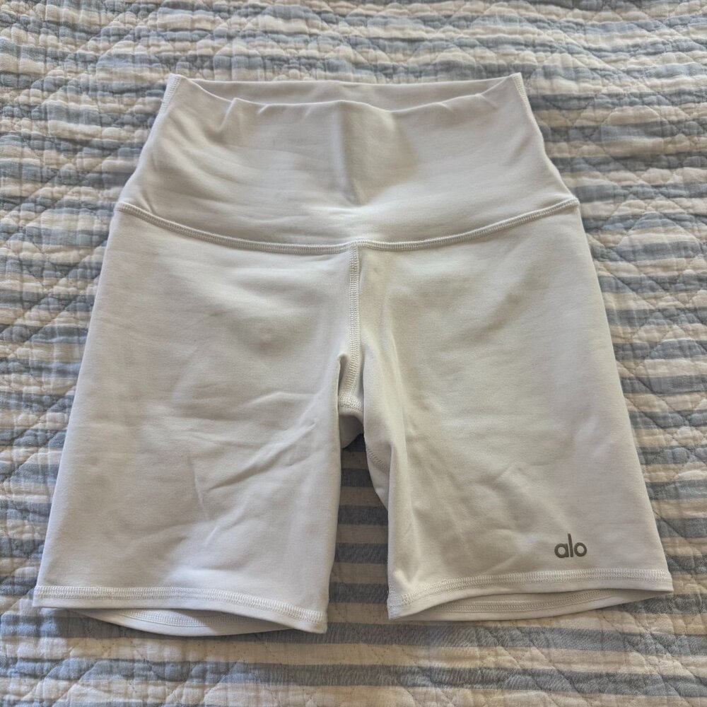 Alo White Shorts XXS